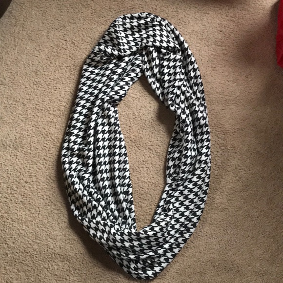 Infinity scarf - Picture 2 of 2